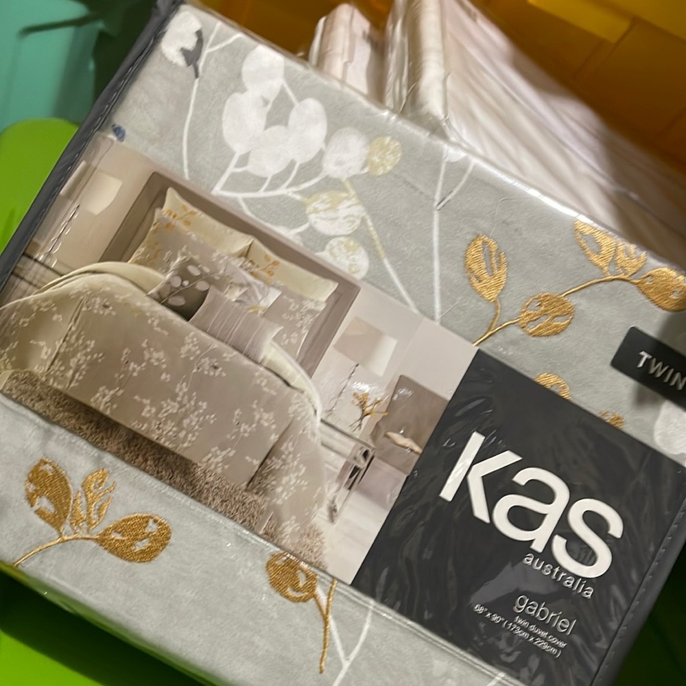 KAS Duvet Cover in Twin NIP